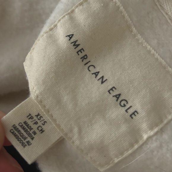 american eagle size xs ivory hooded zip up with pockets ! - Picture 2 of 5